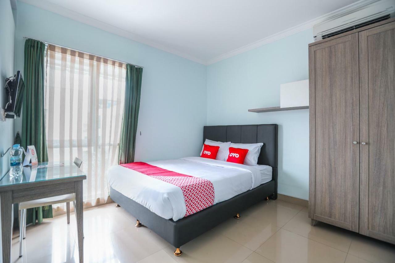 Oyo 1551 Studento Guest House Tangerang Exterior photo