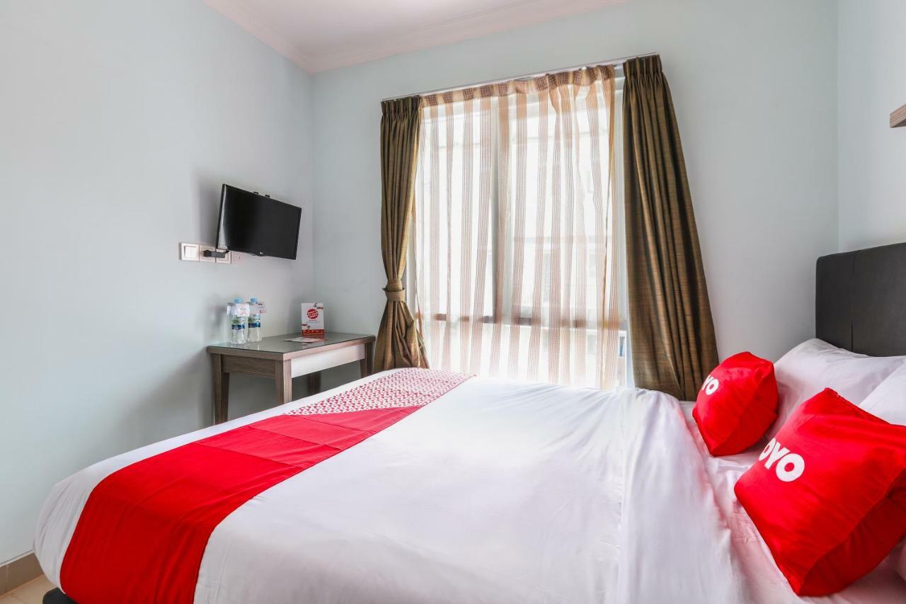Oyo 1551 Studento Guest House Tangerang Exterior photo